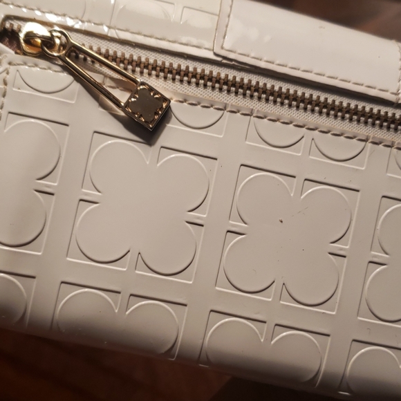 SALE -  Liz Clabourne Wallet - Picture 6 of 7